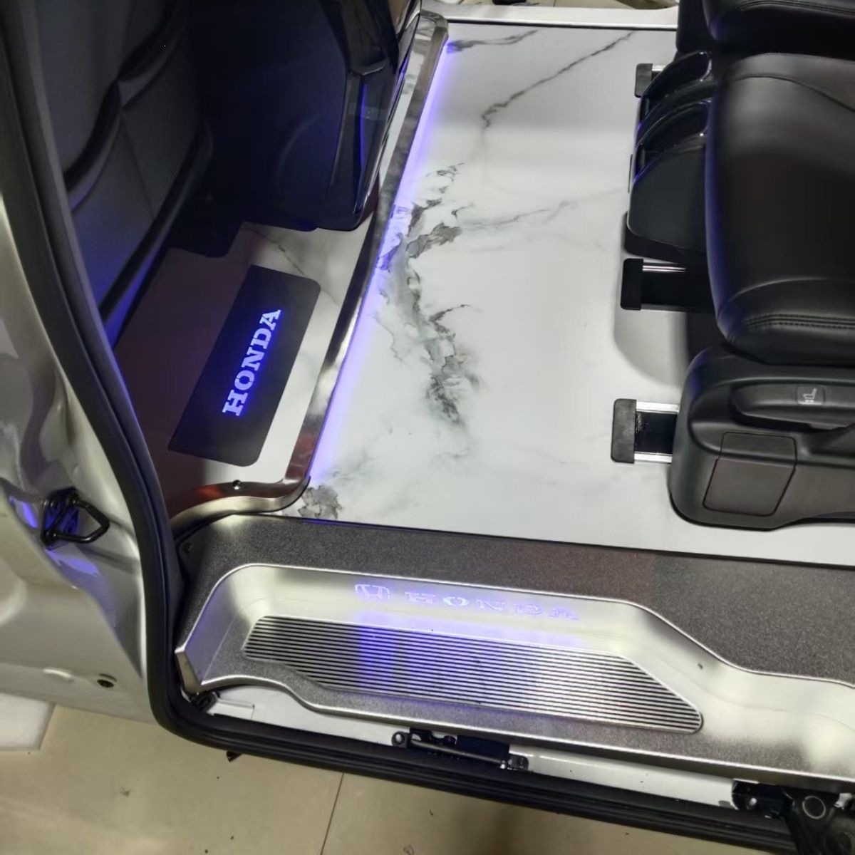Honda Elysion Odyssey Aviation-Grade Aluminum Floor Mats Solid Aluminum Business Car Floor Mats Aviation-Grade Modification Without Installation Included
