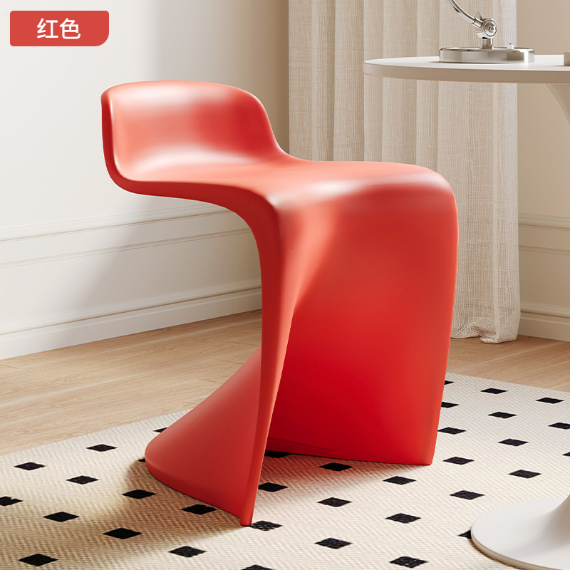Sillas de comedor de lujo ligero taburetes de mesa de comedor de alto nivel sillas de ocio sillas de plástico respaldadas sillas de comedor de diseño Pan Dong sillas hotel