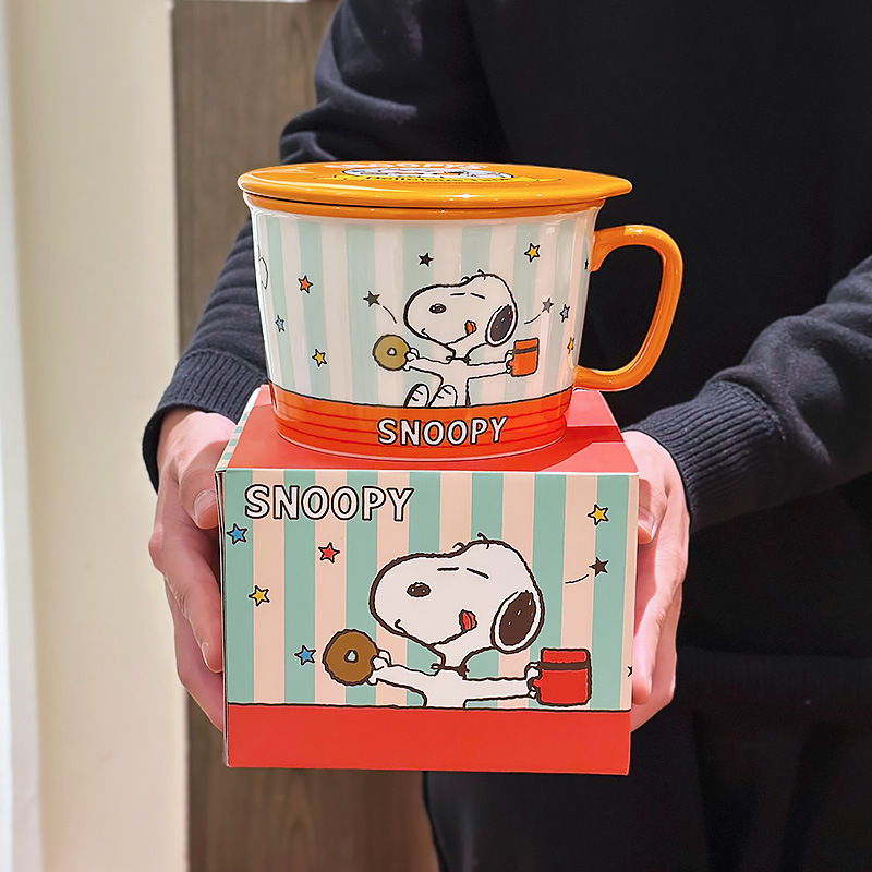 Snoopy co-marcado bol de fideos de cerámica, polvo de caracol, bol de microondas, gran capacidad, manejo de una sola oreja, caricatura para mujeres