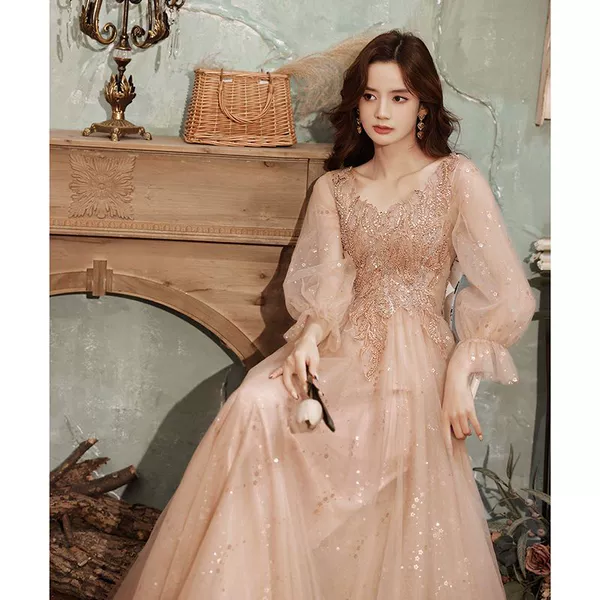 Champagne color