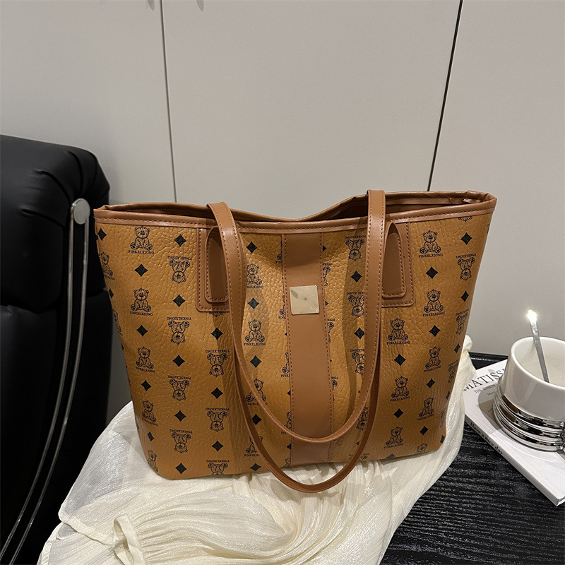 Fashion Commuter Large Capacity Bag 2025 Autumn and Winter New Women's Bag Popular Temperament Shoulder Bag All-match Tote Bag Fashion Commuter Large Capacity Bag 2025 Autumn and Winter New Women's Bag Popular Temperament Shoulder Bag All-match Tote Bag