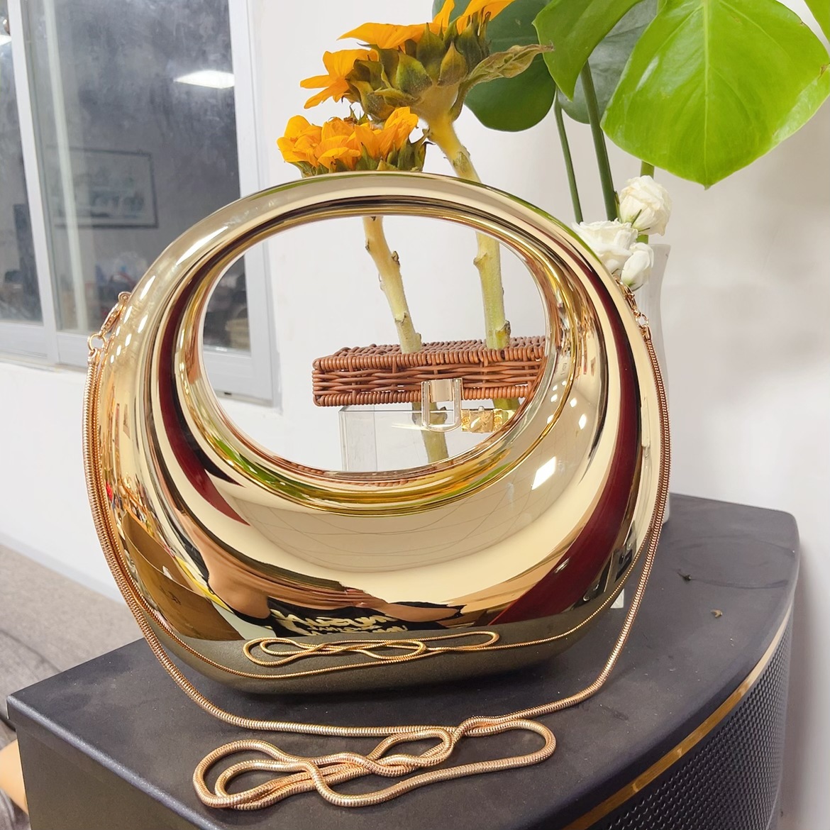 2025 Europa y los Estados Unidos nuevos productos transfronterizos bolsas de cena bolsas de moda meniscal bolsas de oro y plata ornamentos bolsas de cena bolsas de mano bolsas acrílicas