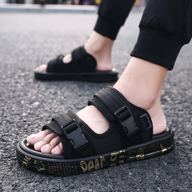 Sandalias para hombre 2023 nueva tendencia de verano sandalias de doble uso para hombre zapatos de playa de suela suave antideslizantes zapatillas para hombre