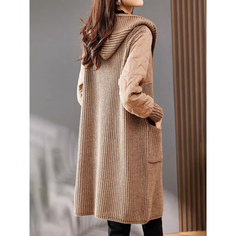 Demi-season fashionable knitted sweater
