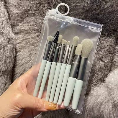 Green brush, 8 pieces
