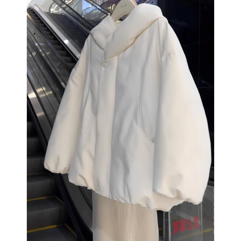 Copas de algodón blancas cortas y gruesas para mujeres en invierno de 2026 nueva moda extranjera alta sensación de super hermosa chaqueta cálida