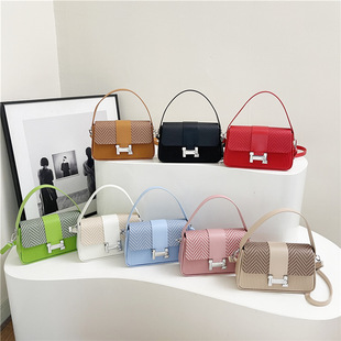 Bags for Women 2025 Summer New Bags Retro Large Capacity Lock Niche Design Single Shoulder Crossbody Small Square Bag