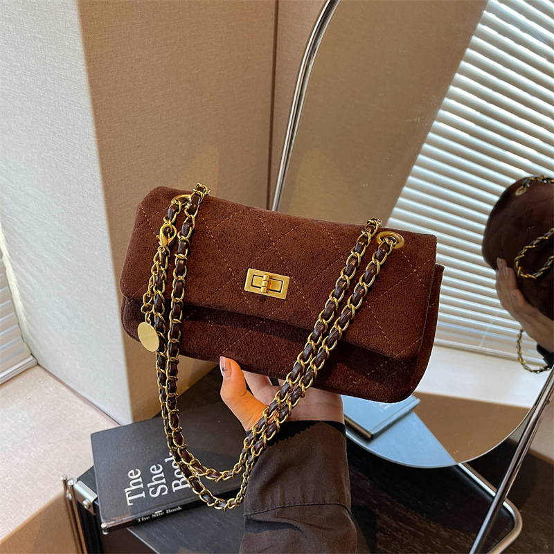 Retro matte textured diamond-pattern chain shoulder bag for women, autumn style, versatile and chic, with a high-end feel, can be worn as a shoulder bag or crossbody bag