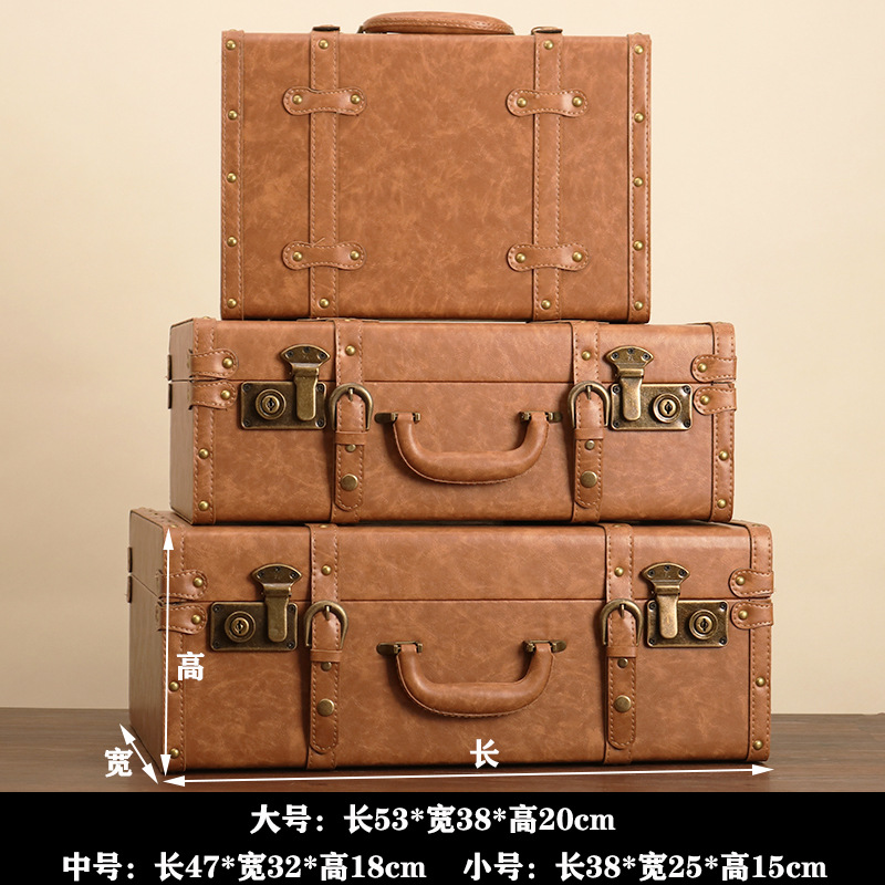 흙빛 노란색 정장