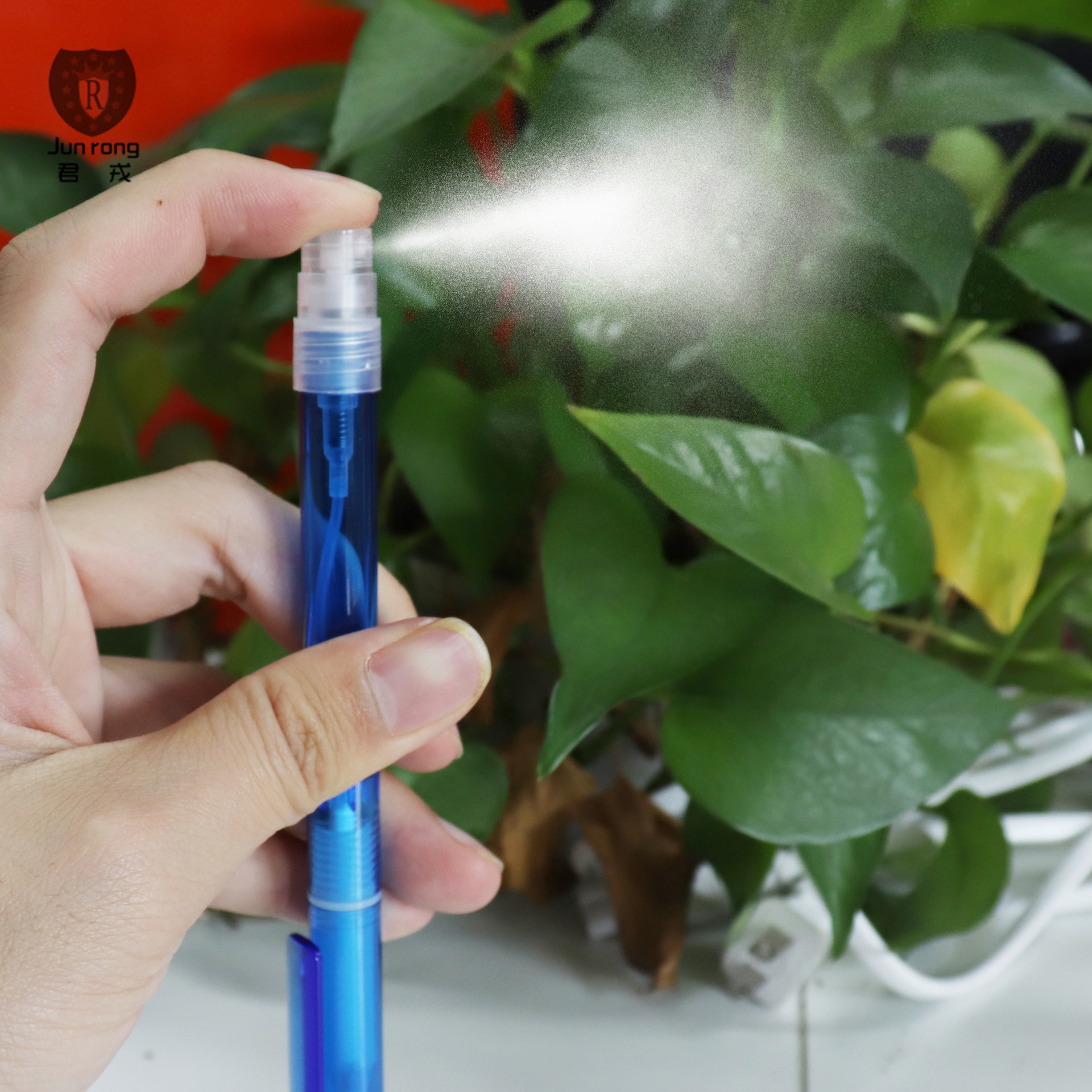 La botella de espray de la pluma del espray del alcohol 3ml lleva la papelería transfronteriza de Tonglu del logotipo en cualquier momento