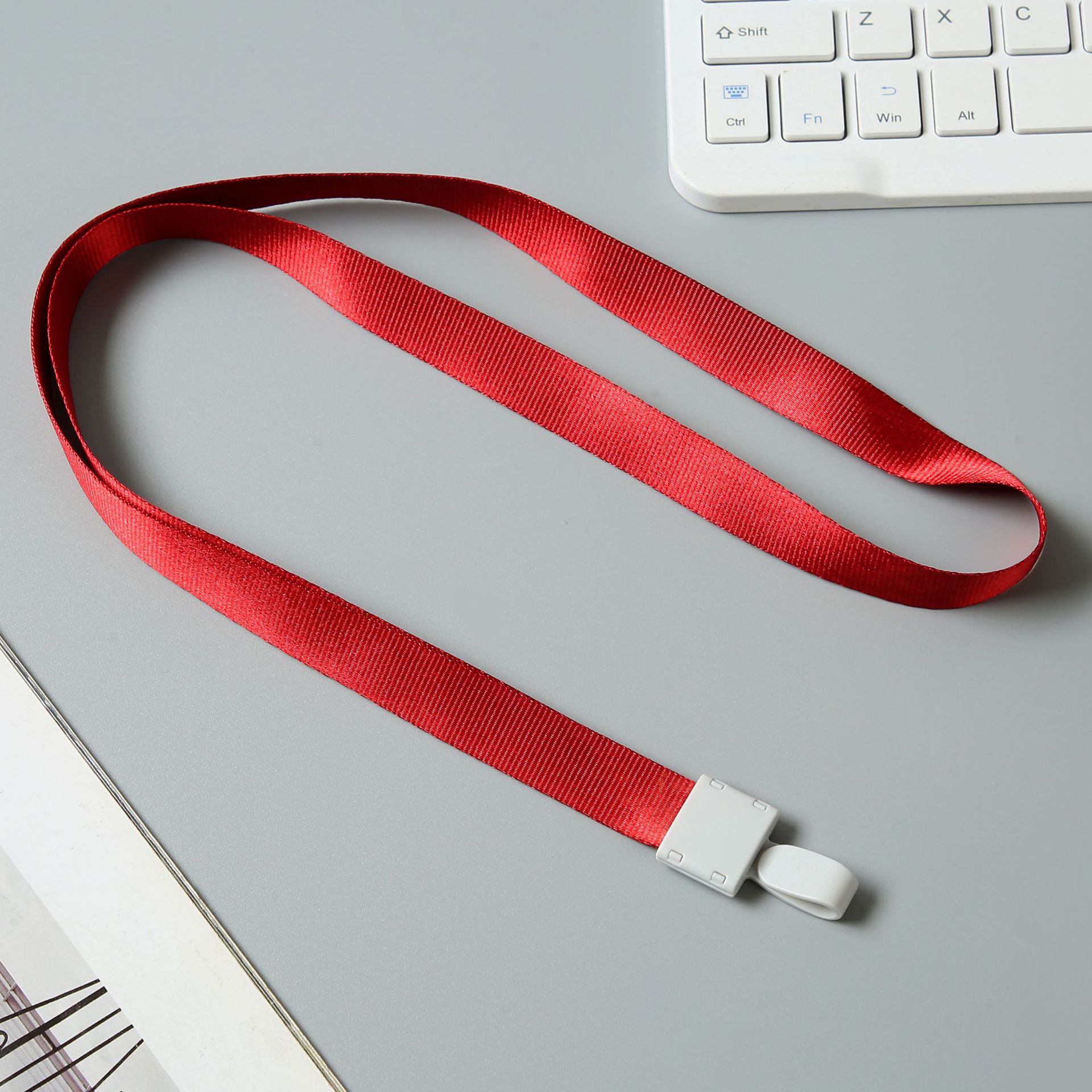 Juego de tarjetas de identificación cordón procesamiento al por mayor impresión l cuerda de tarjeta de estudiante exhibición gancho de plástico de oficina del campus cordón de protección ambiental