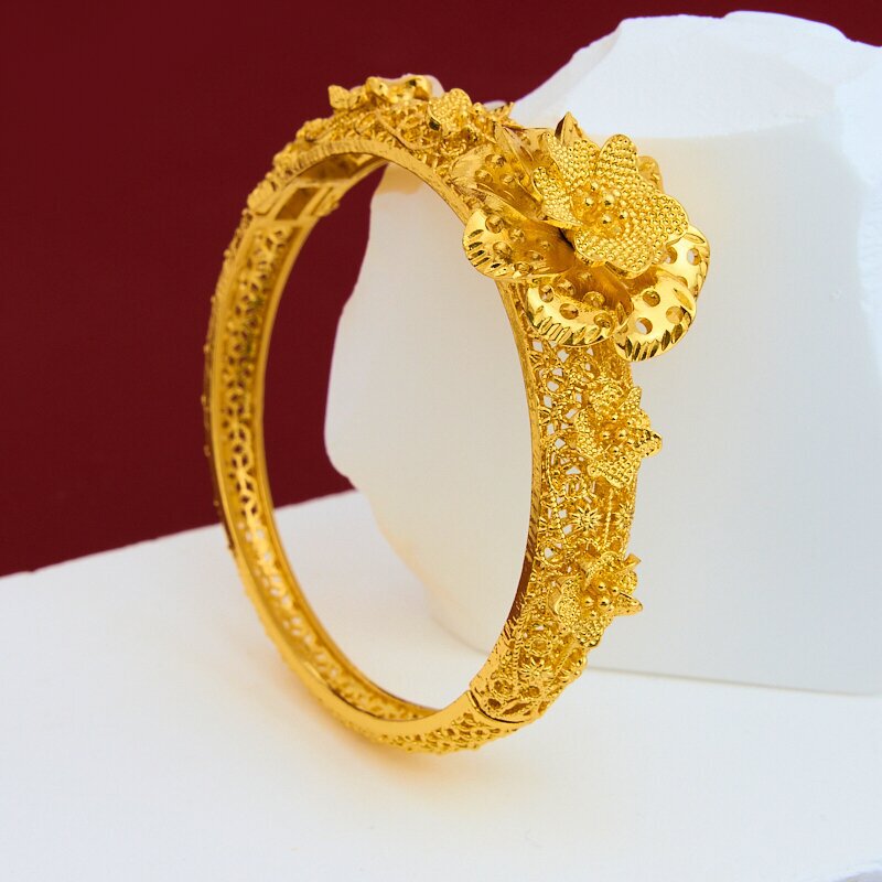 Light Luxury Retro Palace Style Hollow Bracelet Carved Bracelet Cross-Border Foreign Trade Bridal Wedding Bracelet Wholesale