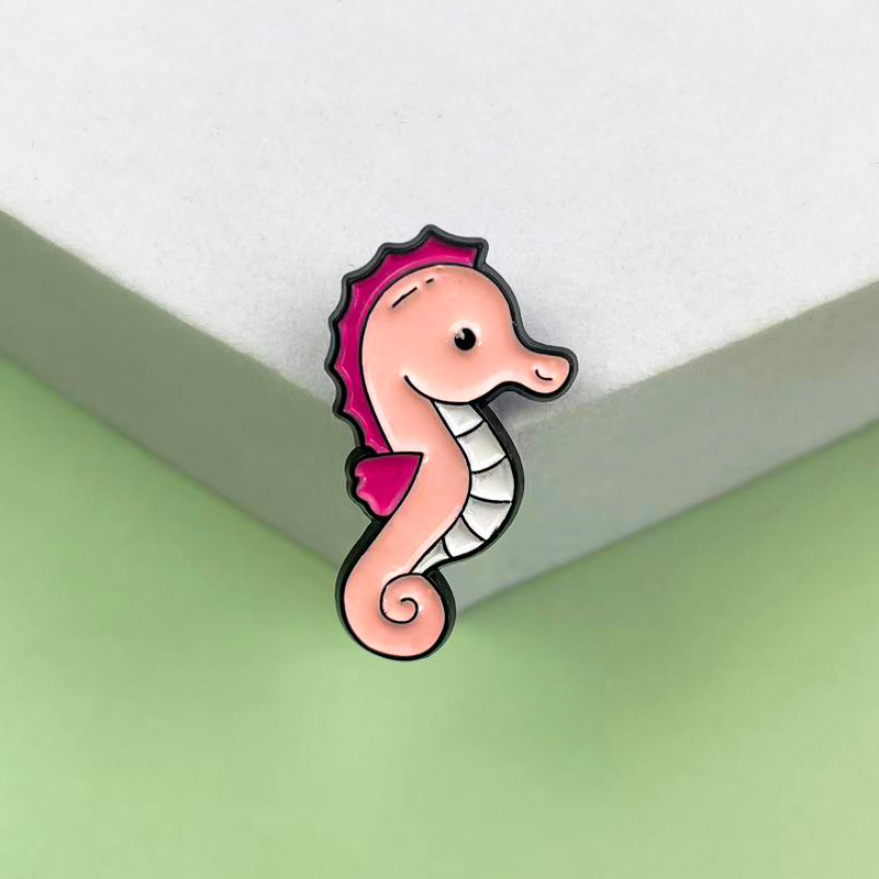 Broche de vida marina de dibujos animados, accesorios de ropa de estilo lindo, insignias, bolsos decorativos de ins transfronterizos, insignias de metal