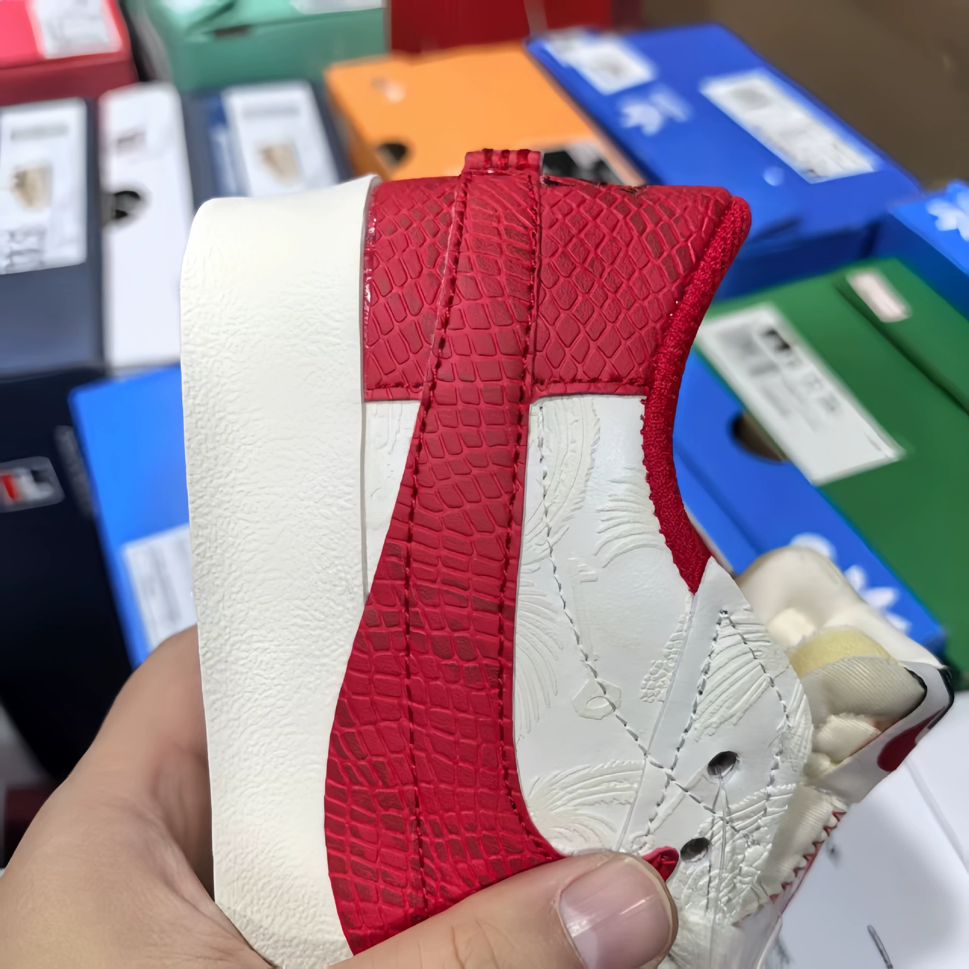 Sports shoes for leisure, footwear, sneakers, nail sequins, genuine leather