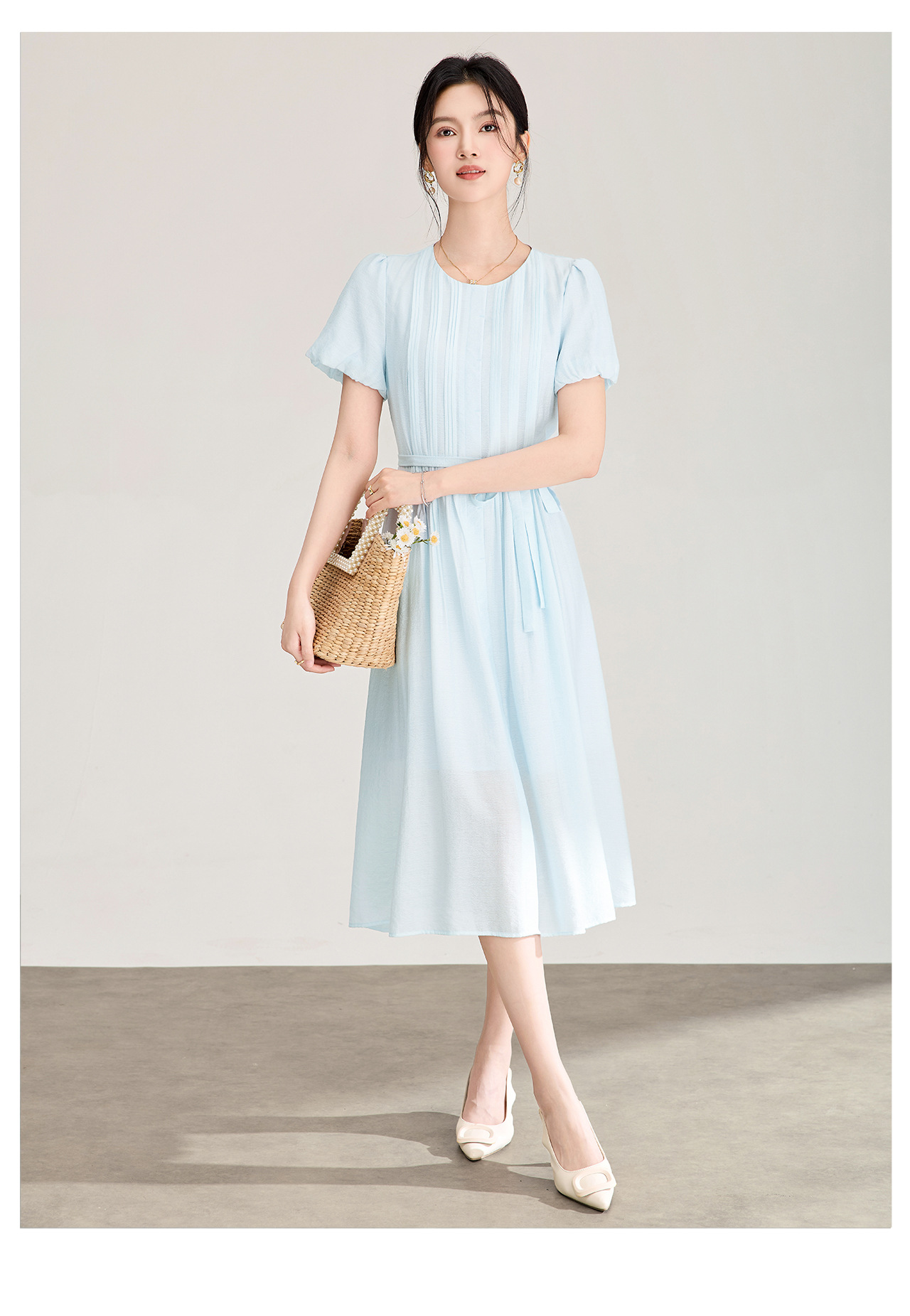 Đầm maxi nữ cổ tròn thắt lưng ren dáng dài — xanh lam chi tiết 11