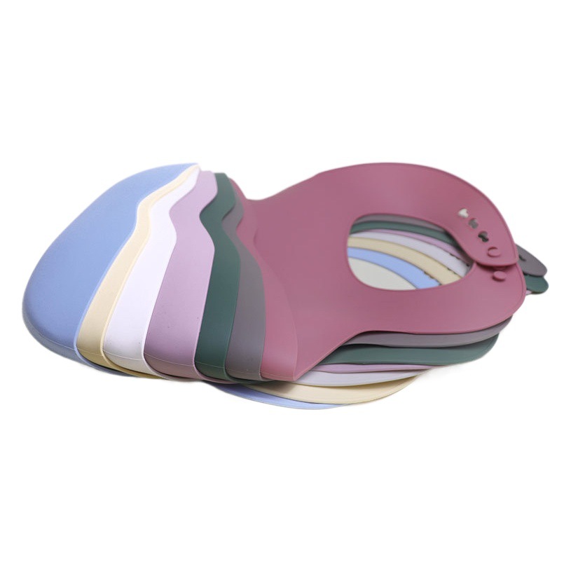 Bebé en edad preescolar comiendo babero comida complementaria babero impermeable silicona bebé súper suave niños babero saliva anti-sucio artefacto