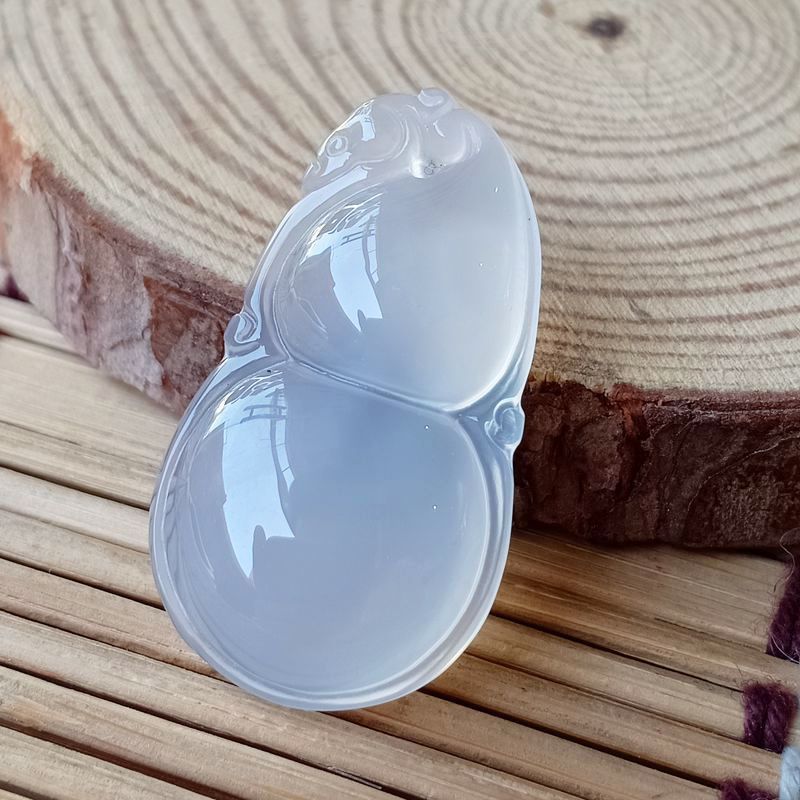 玛瑙玉髓白葫芦挂件白玛瑙小葫芦巴西白玉髓葫芦花件葫芦吊坠批发