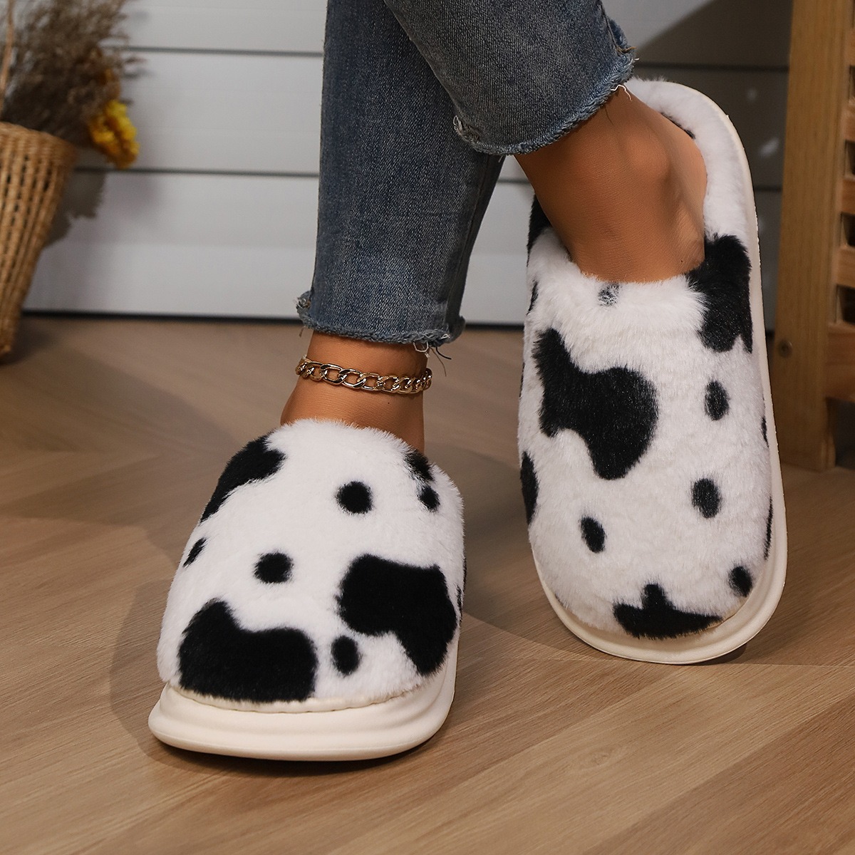 New spotted plush slippers at home comfortable warm bun head non-slip plus fleece thick couple cotton slippers_voghion.com