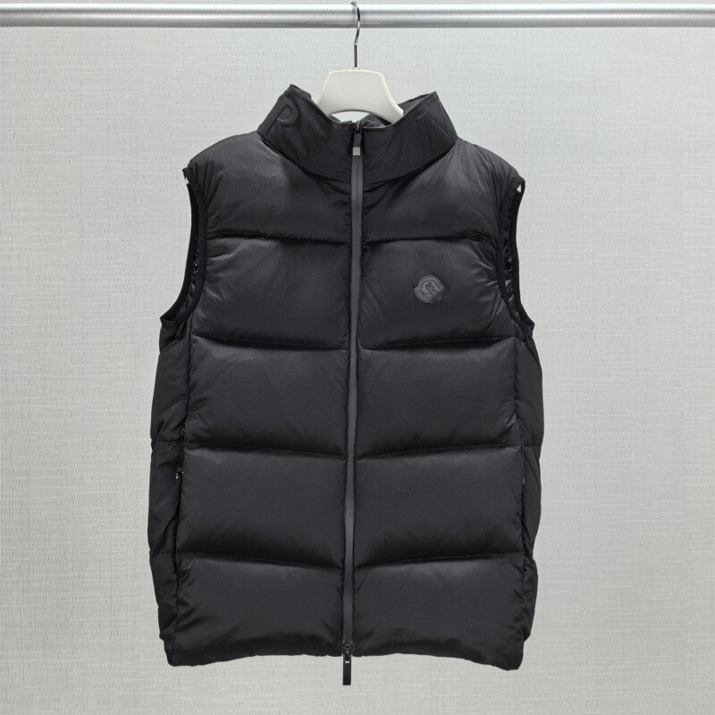 Wholesale foreign trade Moncler Guersac men's twill quilted hooded down vest outdoor thickened jacket vest Wholesale foreign trade Moncler Guersac men's twill quilted hooded down vest outdoor thickened jacket vest