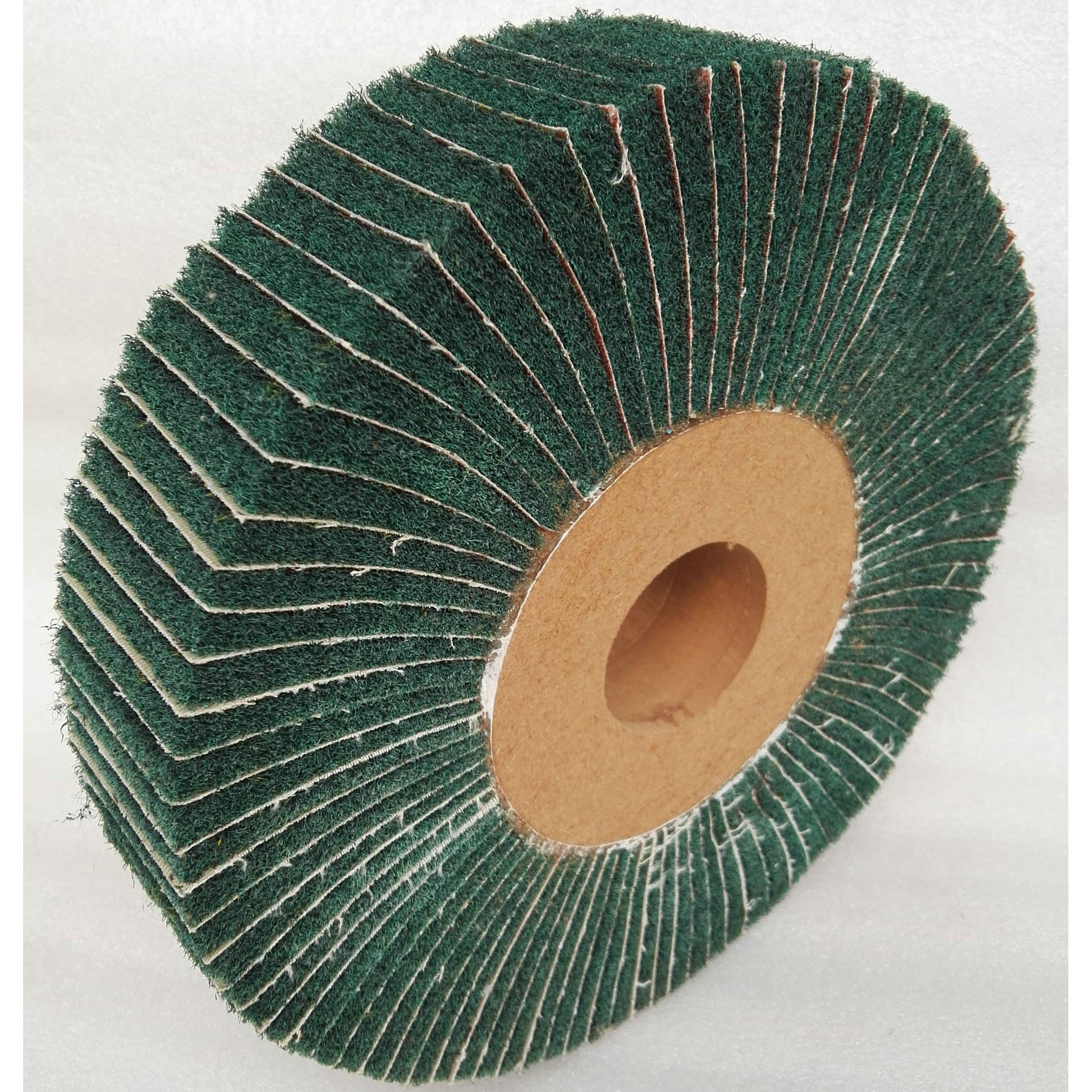 8*2夹砂飞翼轮180#不夹砂拉丝轮不锈钢制品抛光打磨不织布纤维轮