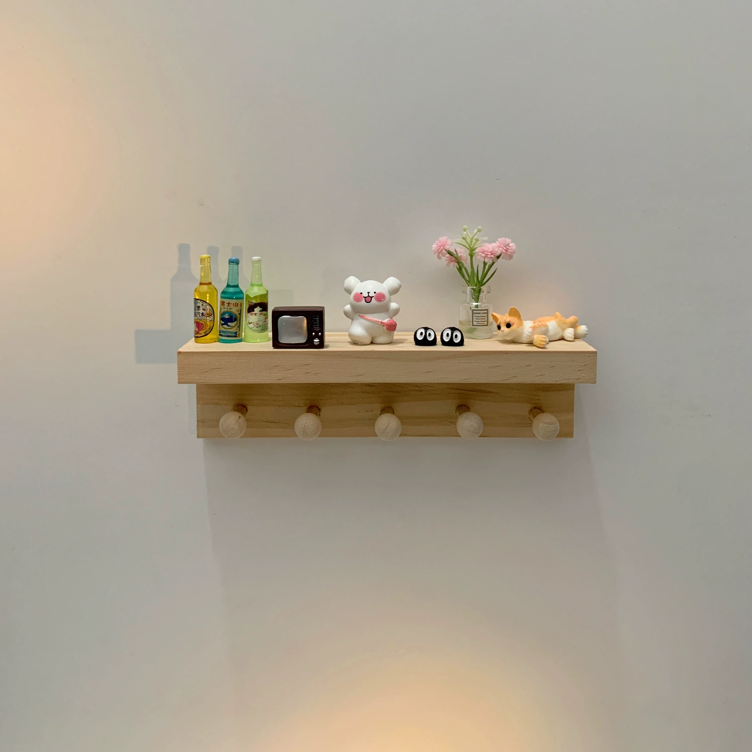Creative entrance porch hook, key hook, solid wood wall-mounted storage rack, modern simple ornaments decoration