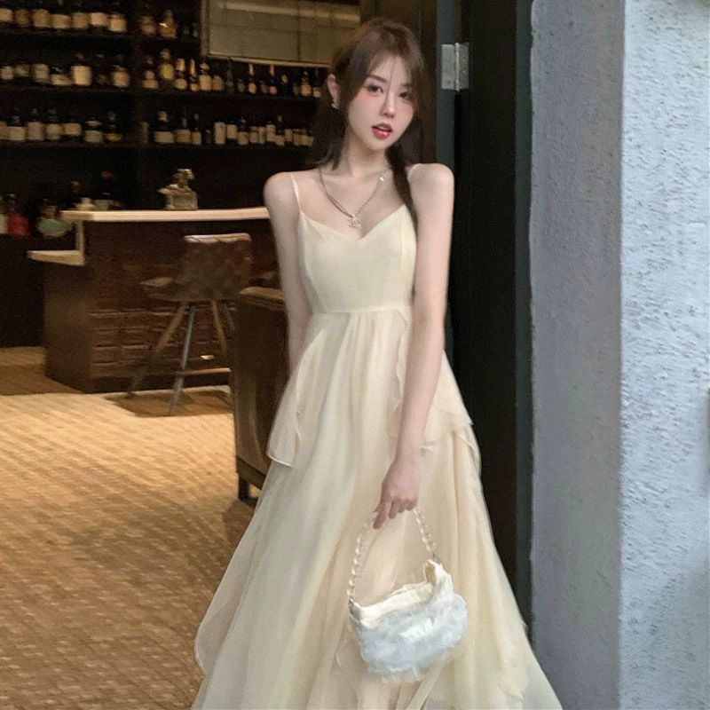 Французская супер сказочная пляжная длинная юбка женский 2025 лето новое сексуальное платье без спинки с рюшами