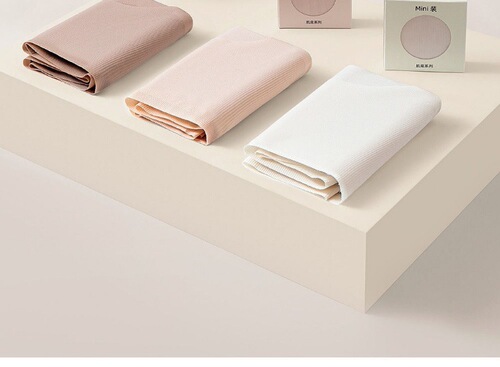 Naked women's custom-fitting base, ultra-thin, comfortable, portable, breathable, quick-drying, traceless underwear in a gift box