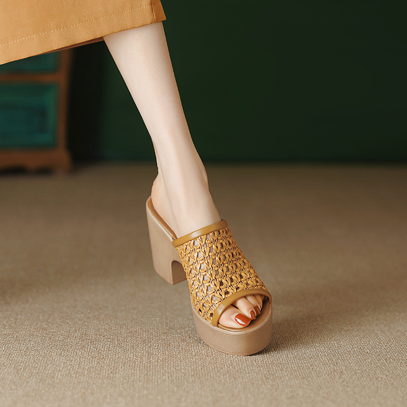 Sandal cao gót nữ hở mũi đế xuồng đan rỗng phong cách Pháp — màu nâu, màu trắng ngà