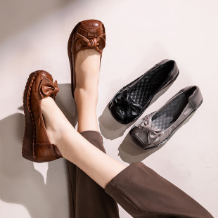 Retro single-layer shoes genuine leather soft bottom mom shoes Spring and Autumn new non-slip tendon bottom wedge middle-aged and elderly women's shoes with bow