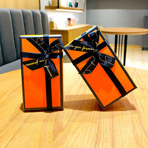 Orange light luxury style gift bag birthday high-end creative exquisite keychain gift box high-end sense ins for girlfriend