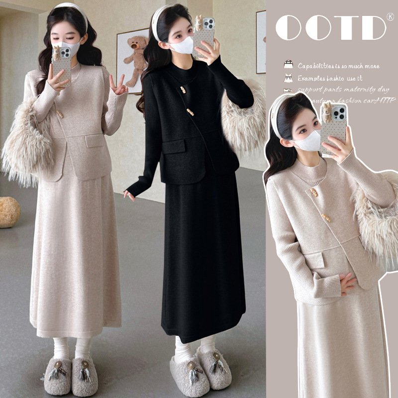 Maternity Suit 2025 Autumn and Winter New Korean Style Fashionable Slim Knitted Long-Sleeved Dress Horn Button Vest Suit