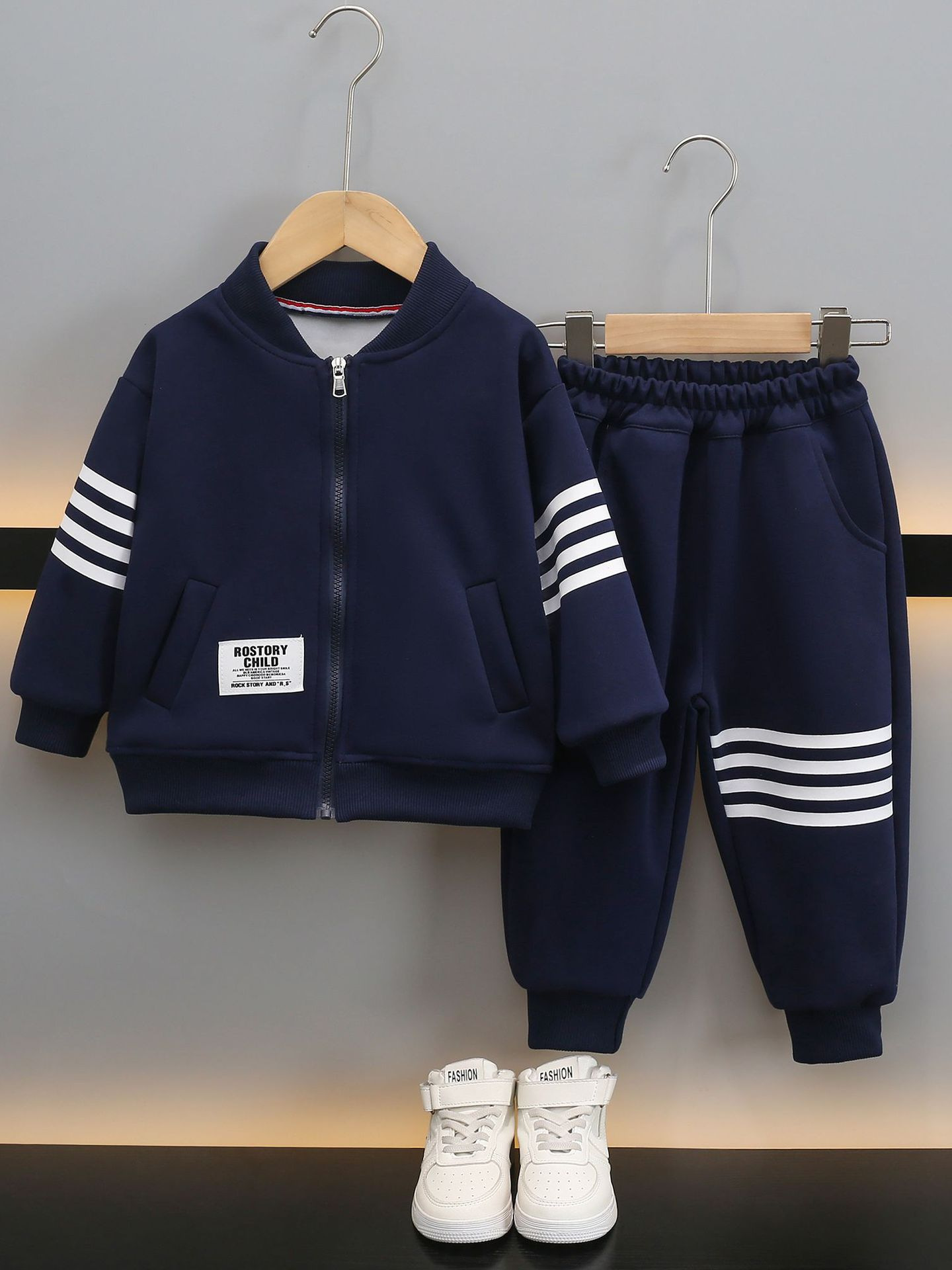 Conjunto de Sudadera para Niños 7081, Primavera y Otoño 2026, Nuevo Estilo, Atuendo Casual para Niños, Conjunto de Dos Piezas a la Moda para Primavera image 4