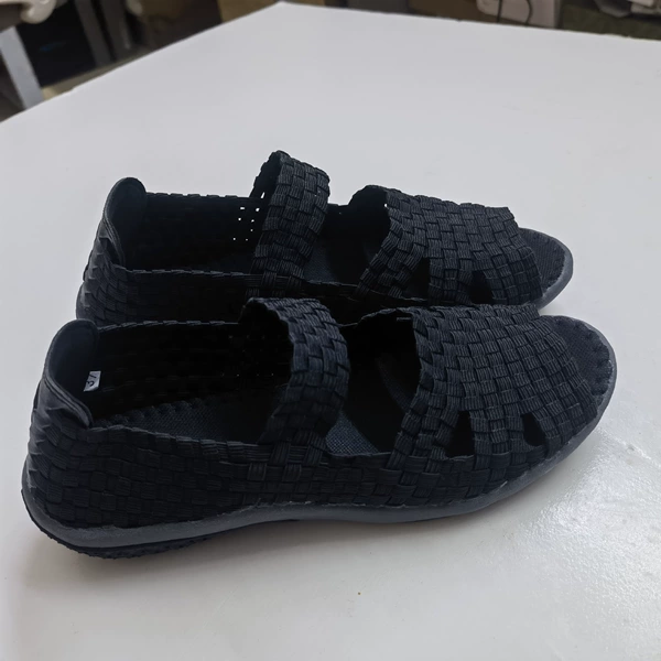 Full black