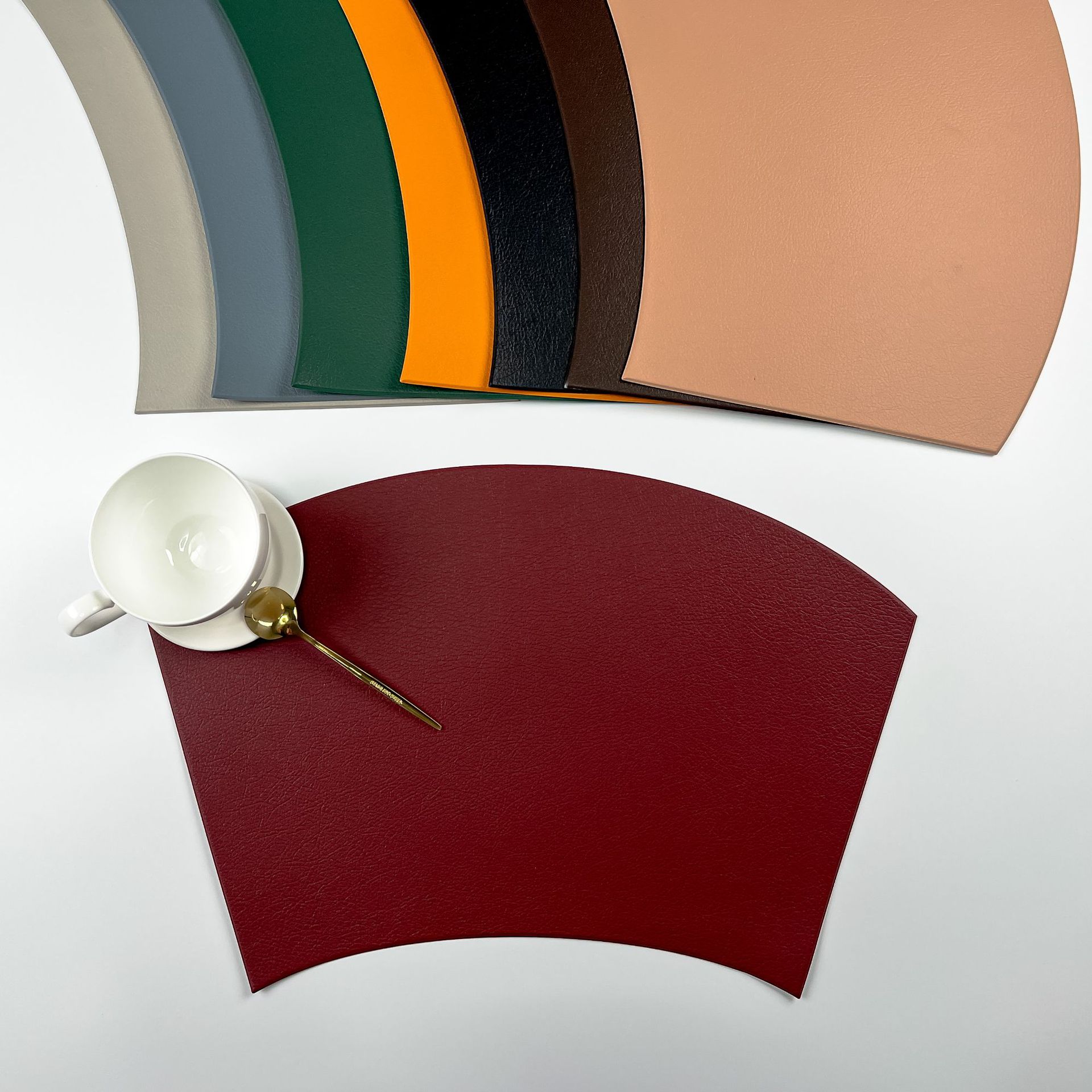 Semicírculo en forma de abanico Mantel Individual de cuero Nordic Light luxury home Hotel redondo antideslizante estera de mesa de PVC estera DE AISLAMIENTO impermeable