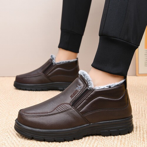Old Beijing Cotton Shoes for Elders in Winter with Insulated Warmth, Leather Shoes with Added Thickness for Anti-Slip and Waterproof Cotton Boots