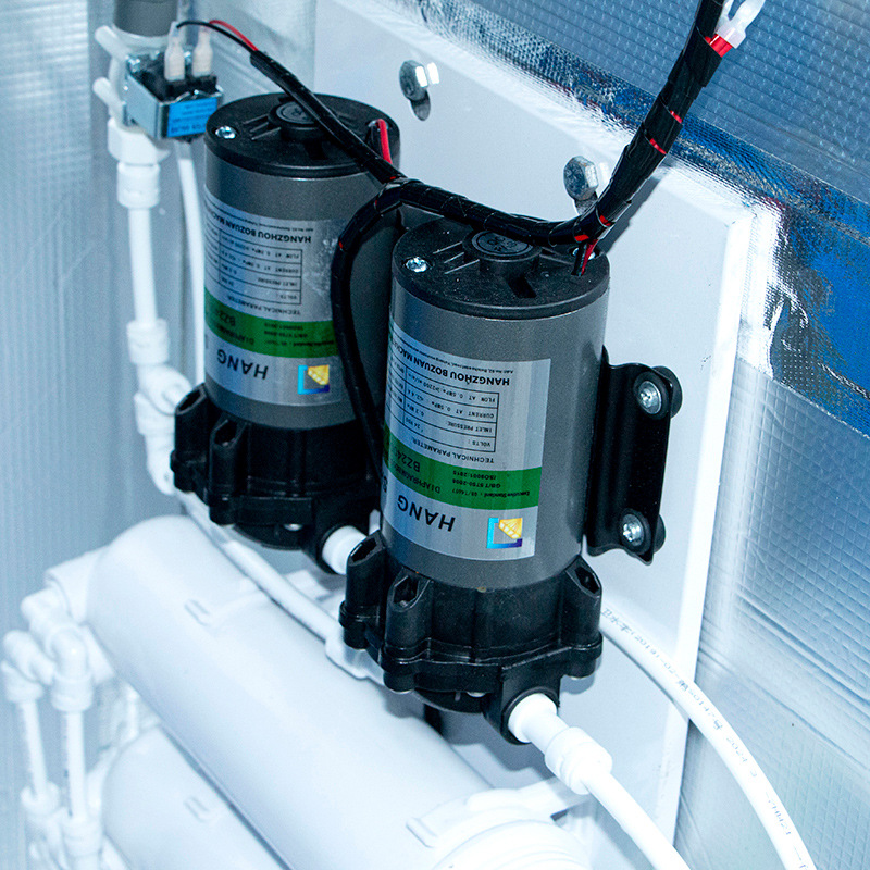 Máquina expendedora de agua fría dual con opciones de pago por código QR, monedas y tarjeta de membresía, dispensador de agua conectado, estación de agua potable directa, agua de ósmosis inversa, IoT inteligente.