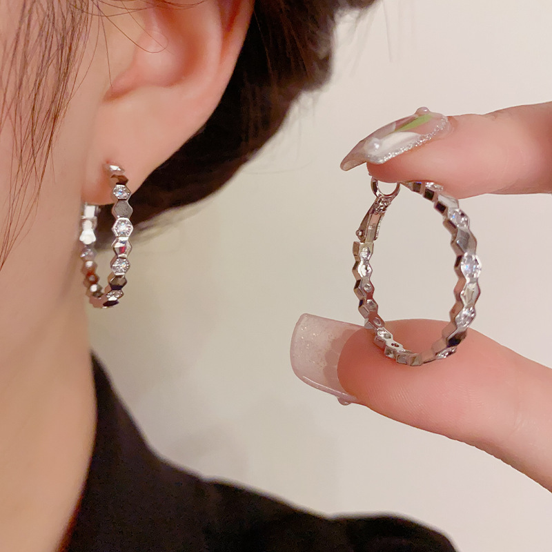 MAC057 Zircon Inlaid Elegant Vintage Style Hoop Earrings8