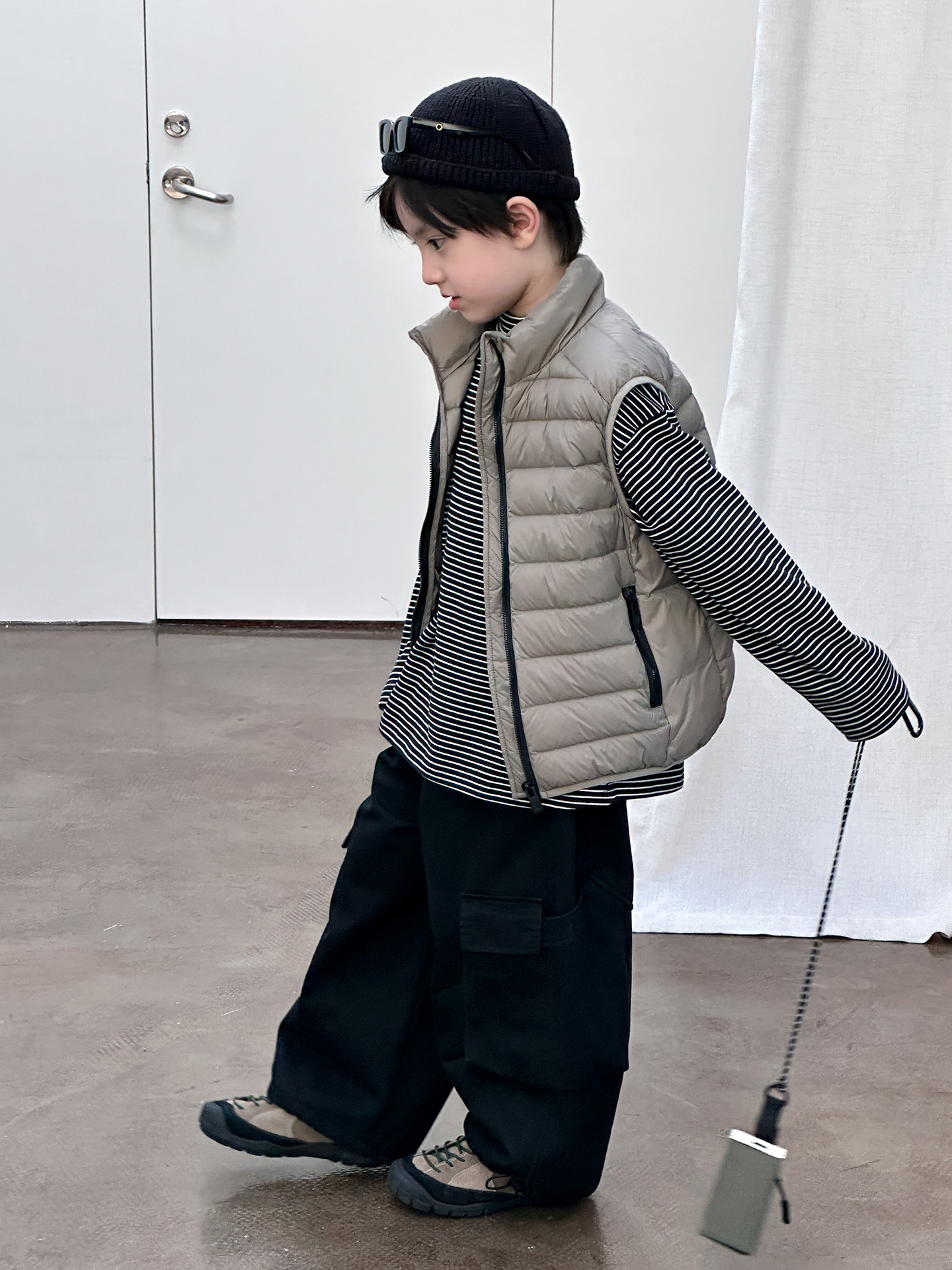 McCarthy ropa infantil para niños chaleco de pluma 2025 nuevo invierno para niños de tamaño mediano 90 clip de caballo casuales de caballo blanco