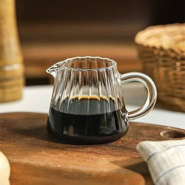 Italian-Style Striped Small Milk Jug, Espresso Mini Milk Pitcher, Heat-Resistant Glass Latte Cup, Double-Spout Small Milk Cup, High-Temperature Resistant