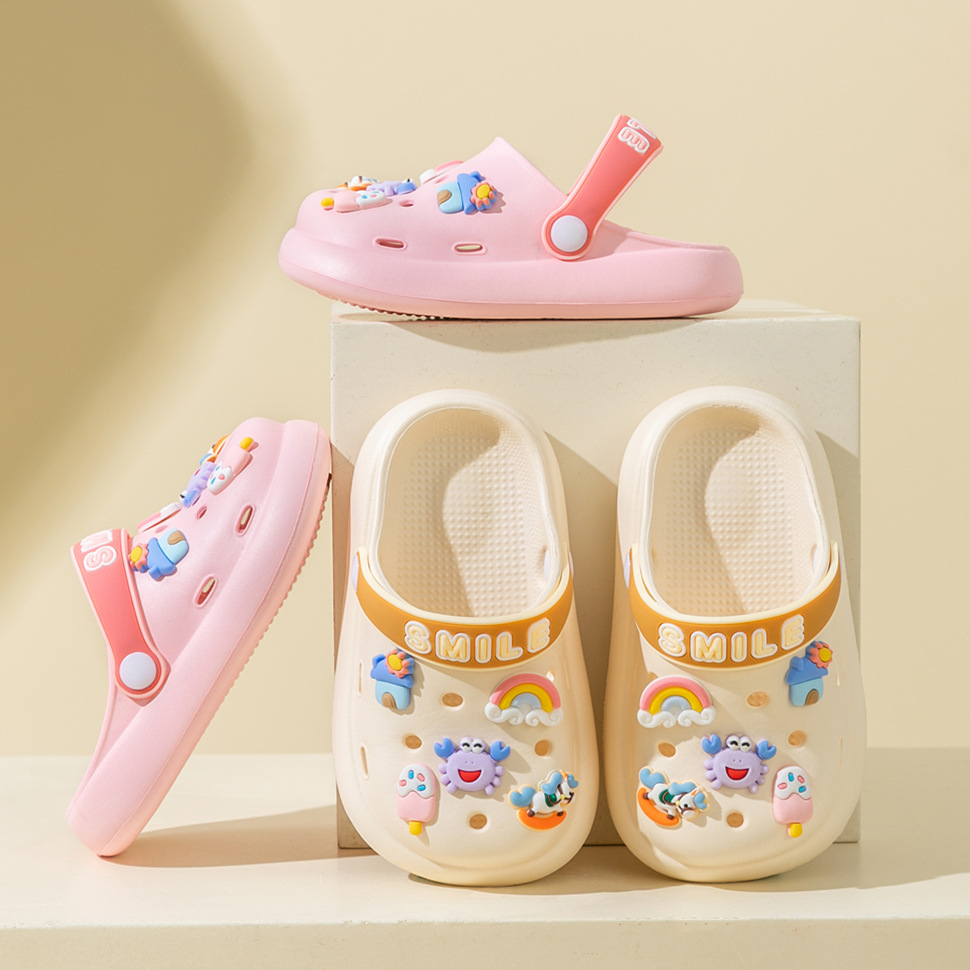 Little Girls' Clogs That Feel Like Shit, Summer Children's Slippers, Medium and Large Children's Soft-Soled Non-Slip Cute Beach Boys' Slippers
