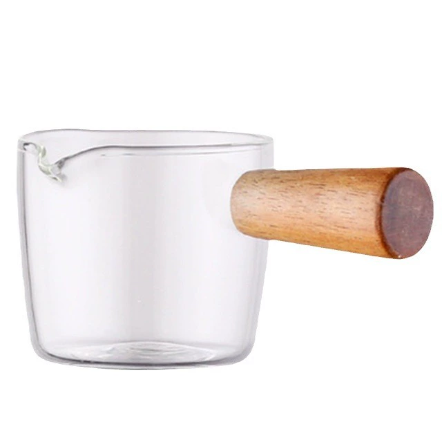 Outdoor mini -creative scale Milk cup Western restaurant small juice seasoning cup, the intentional wooden handle glass small milk cup