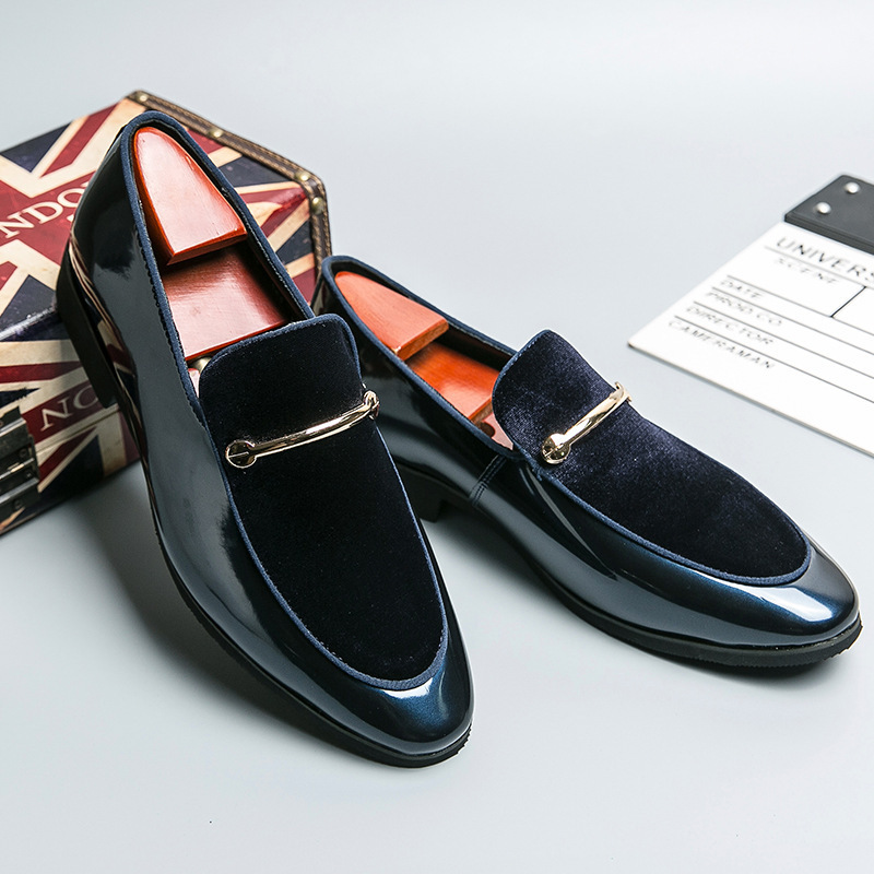 Cross-border tallas grandes zapatos de música para hombres talla 46 nuevos zapatos de cuero de primavera y otoño zapatos de guisantes zapatos de hombre europeos y americanos zapatos de cuero casuales de charol