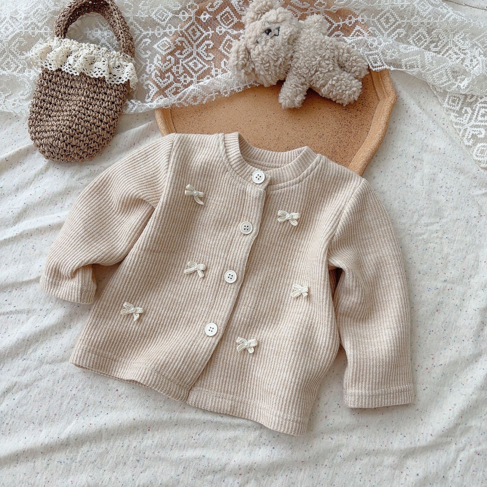 2024 traje de bebé de otoño traje de salida floral nórdico camisa de fondo de bebé femenino mono traje de dos piezas para niños pequeños Mori