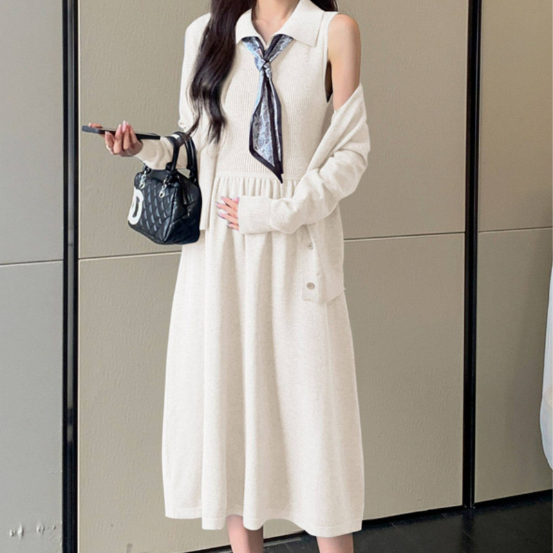 Maternity wear for autumn and winter, Korean style versatile tweed knit cardigan jacket, vest dress, sweater two-piece set Maternity wear for autumn and winter, Korean style versatile tweed knit cardigan jacket, vest dress, sweater two-piece set