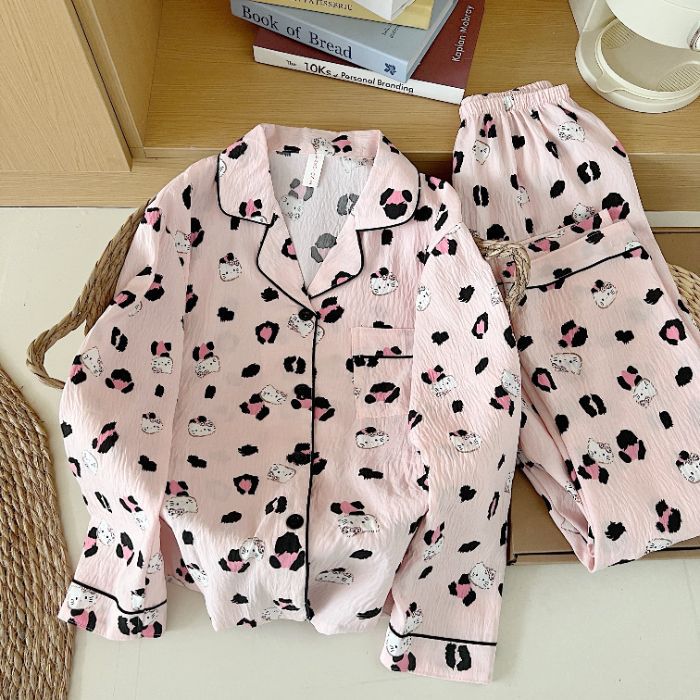 Pijamas de algodón nubes al por mayor transfronterizos mujeres primavera y otoño manga larga lindos cardigans de dibujos animados sueltos con solapas ropa de hogar se puede usar fuera