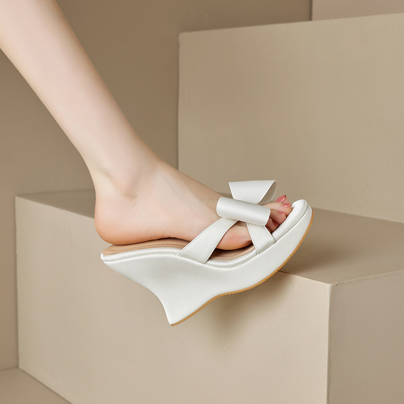 Sandal cao gót nữ quai chéo đế xuồng phong cách Trung cổ, nơ trang trí, gót 8 cm — Màu đen, Màu trắng sữa