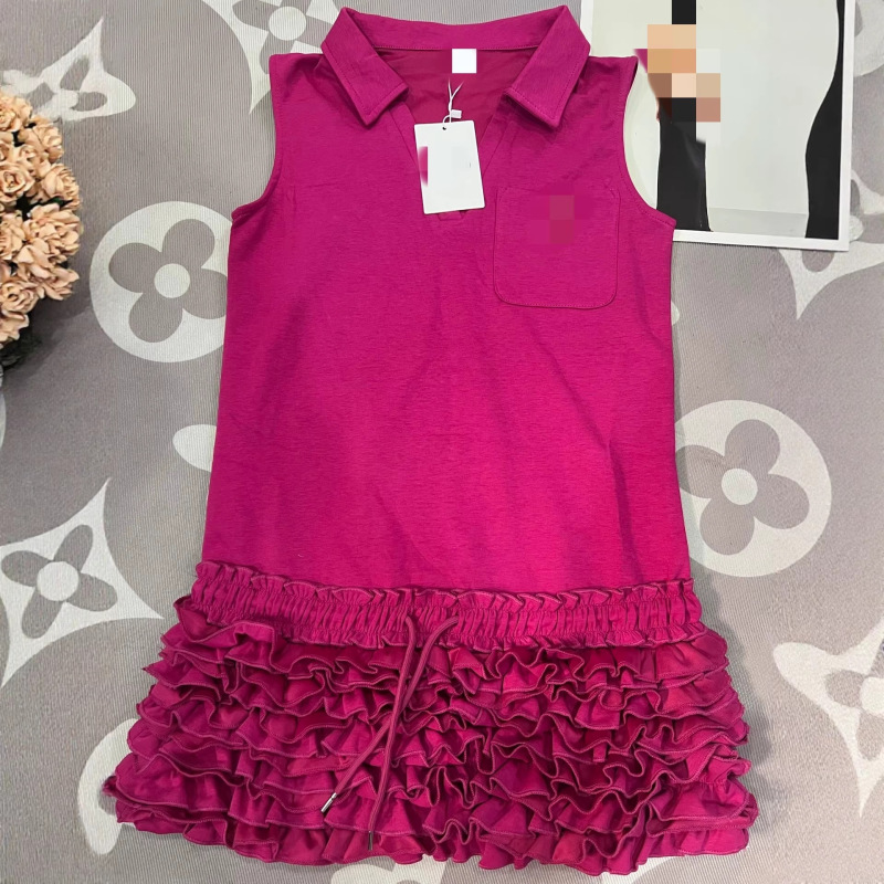 The New Va Model for Summer Features a Metal Hem with Ruffles, a Sleeveless Dress with a Gentle, High-End, Romantic, and Beautiful Vibe
