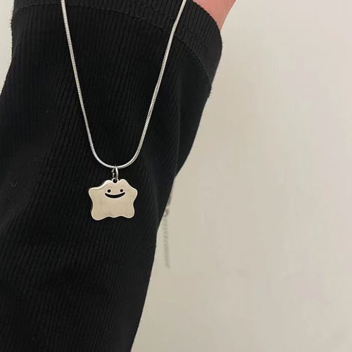 Titanium steel new ghost cloud pendant necklace, Instagram style, personalized cool minimalist style sweater accessory, niche hip-hop accessory.