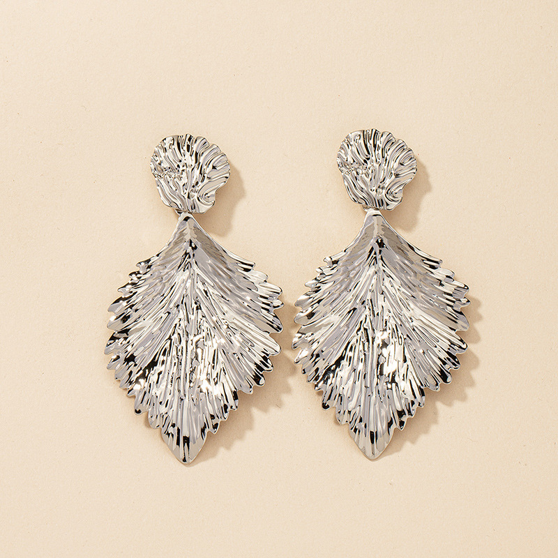 Fashion Metal Leaf Earrings display picture 5