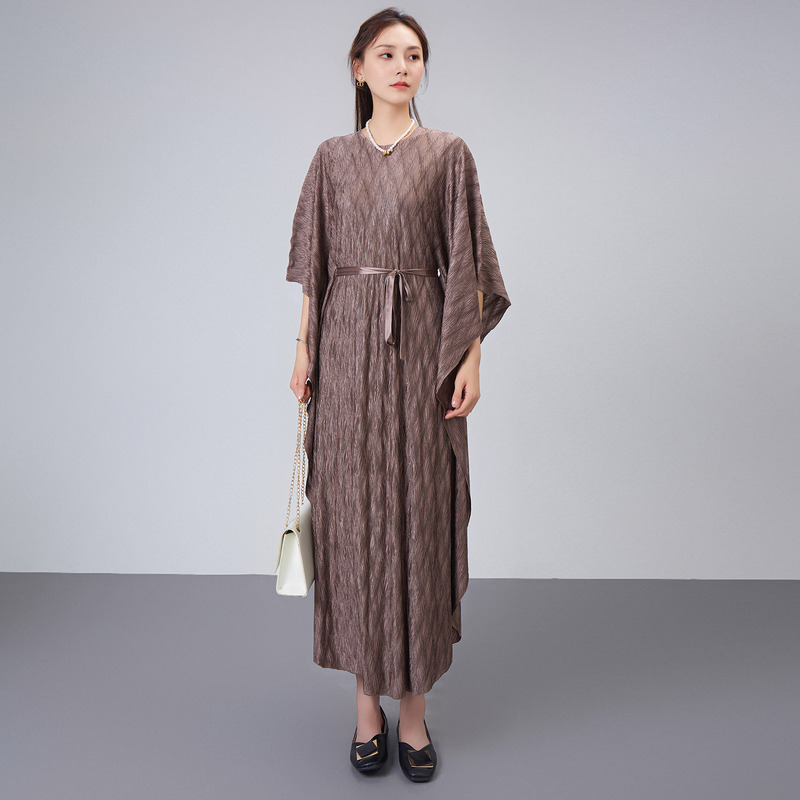 Sanzhai women's metallic high-grade pleated dress irregular batwing sleeve round neck lace-up Indian style long dress